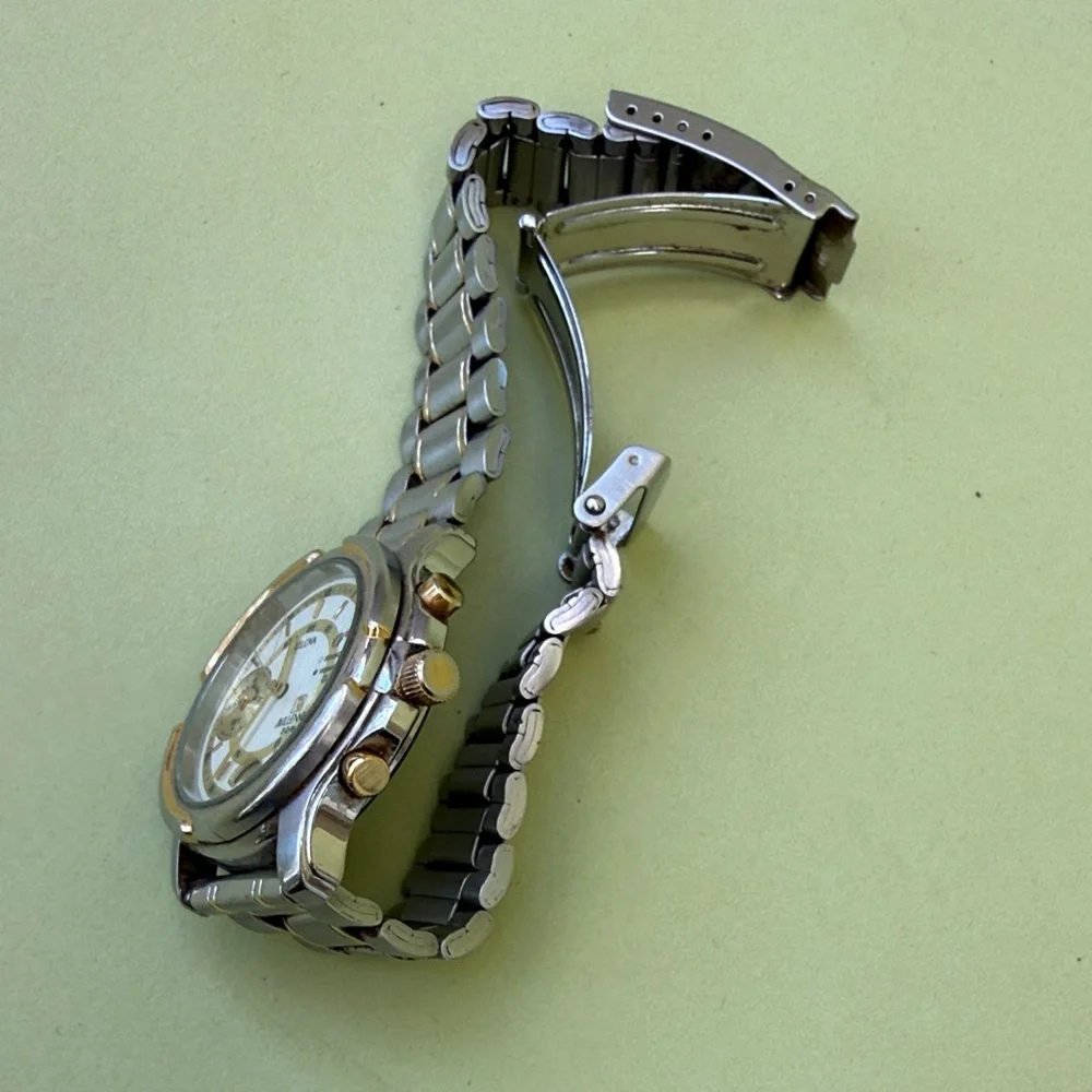 Vintage 90’s Bulova Two-Tone Gold and Silver Watch